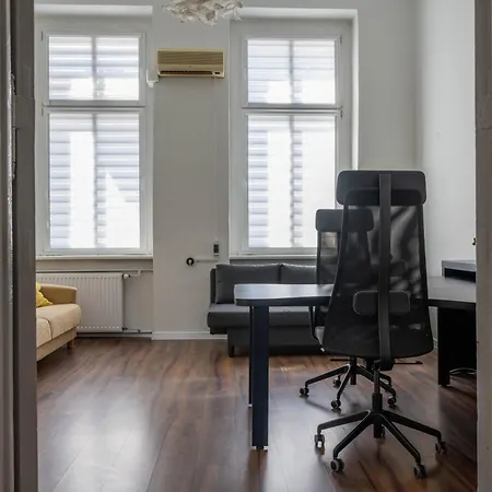 Apartment On A Budget 1 Min To Main Square *