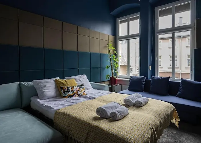 On A Budget 1 Min To Main Square Διαμέρισμα